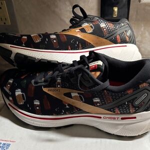 Brooks Women's Run Hoppy Ghost 7.5 medium